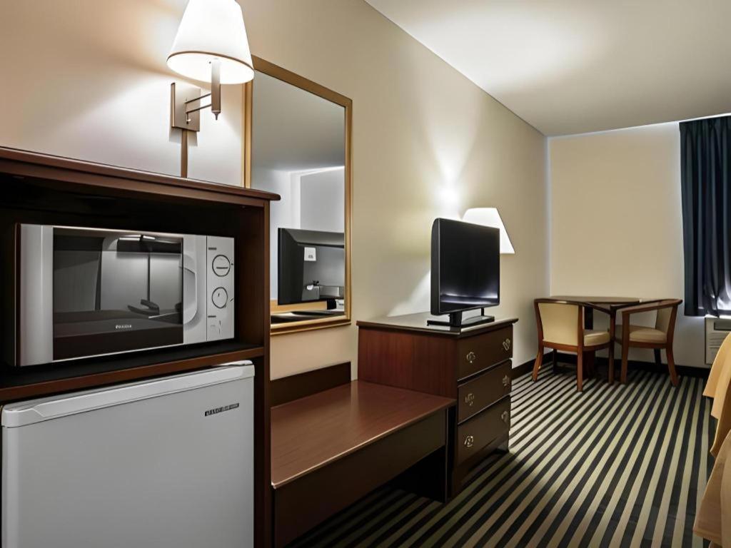 Quality Inn Columbia Airport West Columbia Buitenkant foto