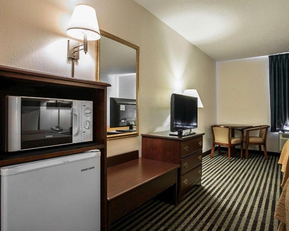 Quality Inn Columbia Airport West Columbia Buitenkant foto